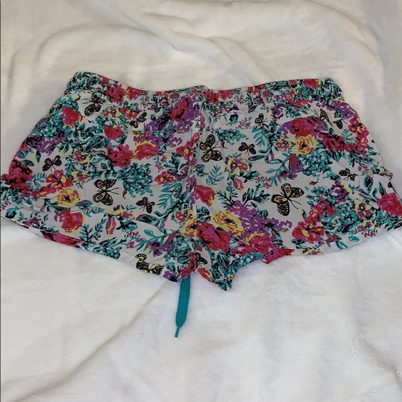 Floral and butterfly shorts! *LIKE NEW* - Picture 2 of 3